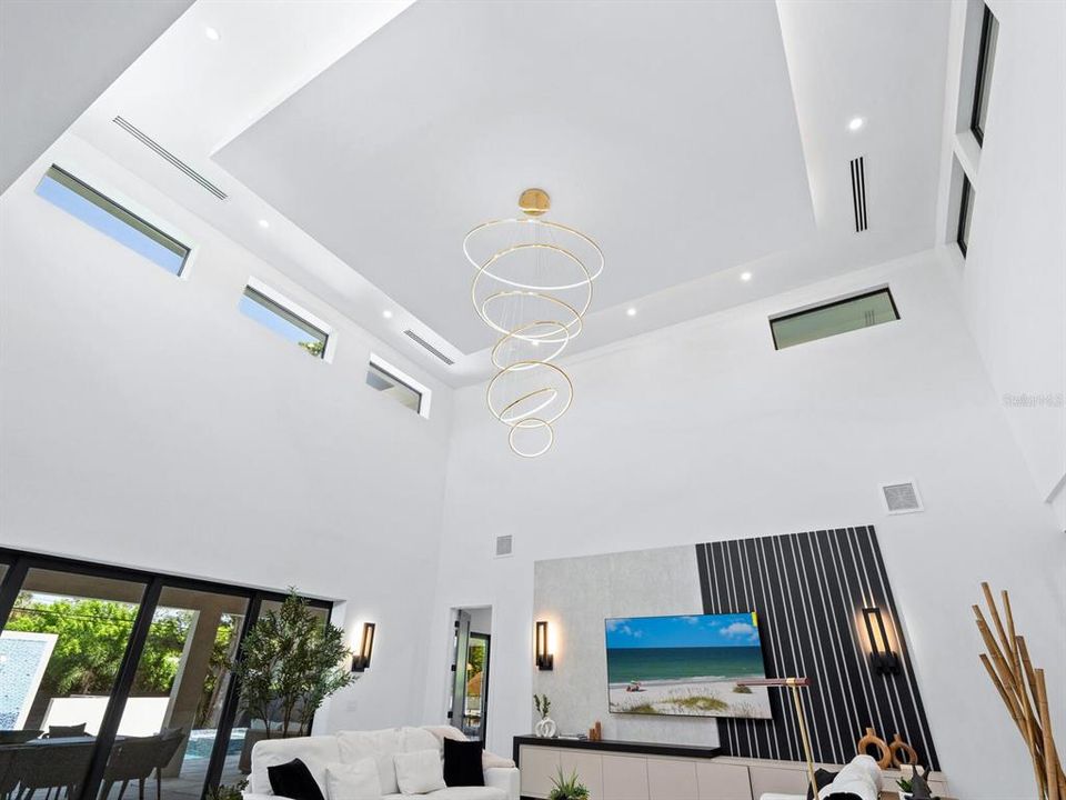 Activo con contrato: $2,649,000 (4 camas, 5 baños, 3864 Pies cuadrados)