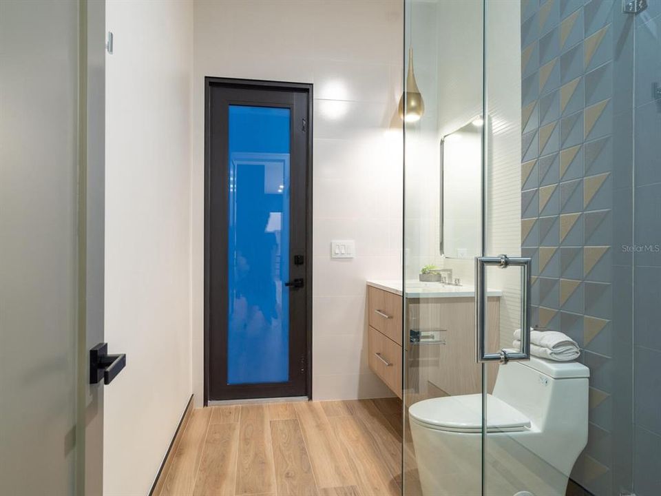 Activo con contrato: $2,649,000 (4 camas, 5 baños, 3864 Pies cuadrados)