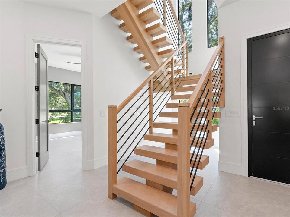 Activo con contrato: $2,649,000 (4 camas, 5 baños, 3864 Pies cuadrados)