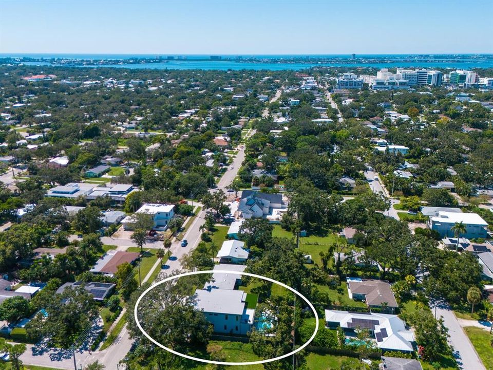 Activo con contrato: $2,649,000 (4 camas, 5 baños, 3864 Pies cuadrados)