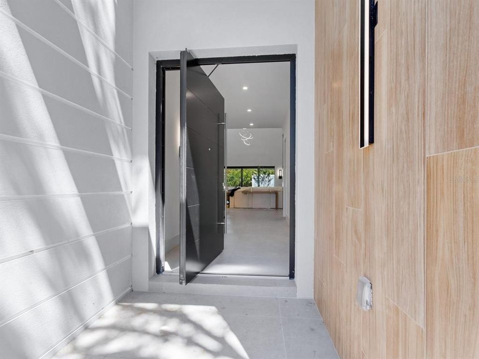 Activo con contrato: $2,649,000 (4 camas, 5 baños, 3864 Pies cuadrados)