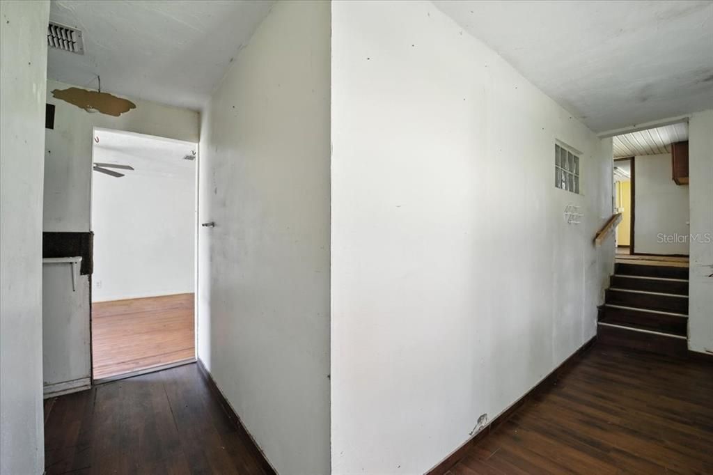 For Sale: $160,000 (3 beds, 3 baths, 2348 Square Feet)