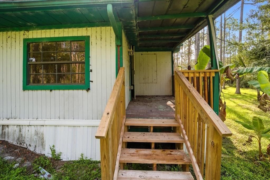 For Sale: $160,000 (3 beds, 3 baths, 2348 Square Feet)