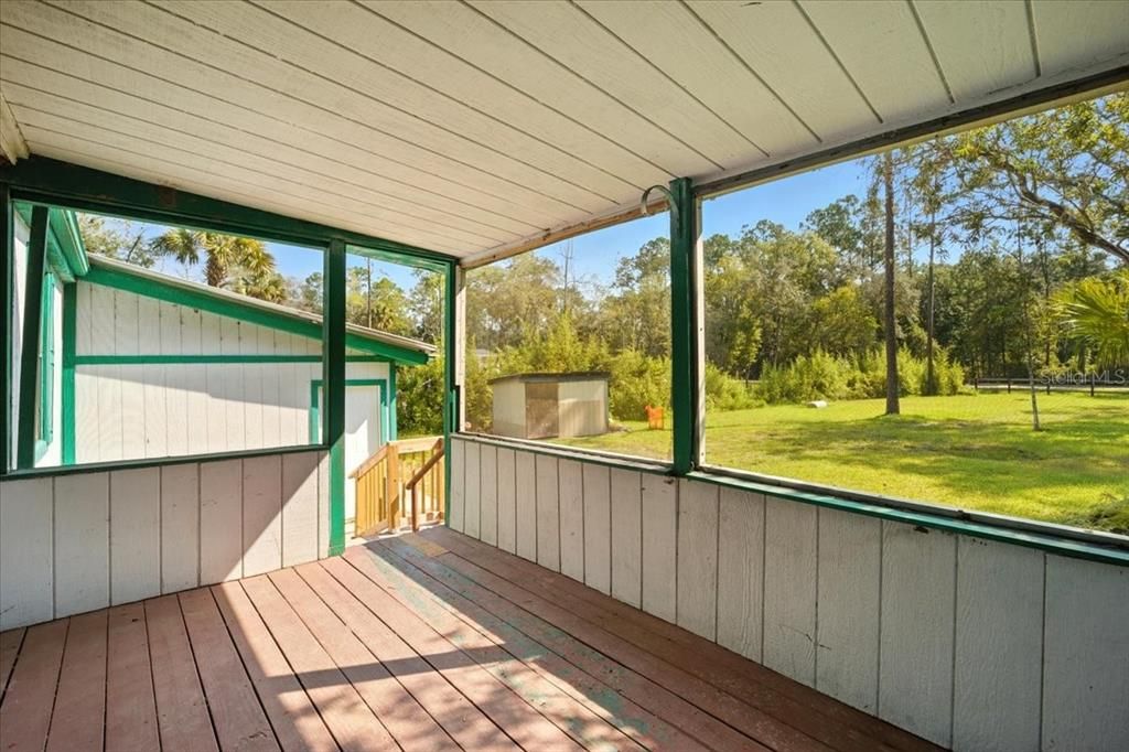 For Sale: $160,000 (3 beds, 3 baths, 2348 Square Feet)