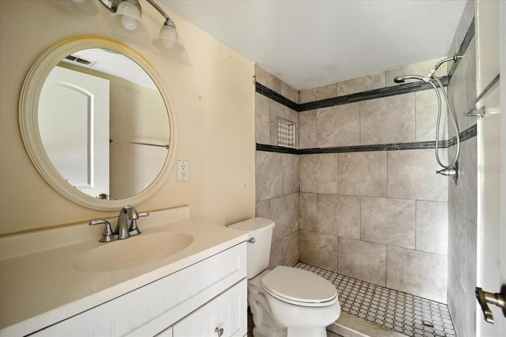 For Sale: $160,000 (3 beds, 3 baths, 2348 Square Feet)