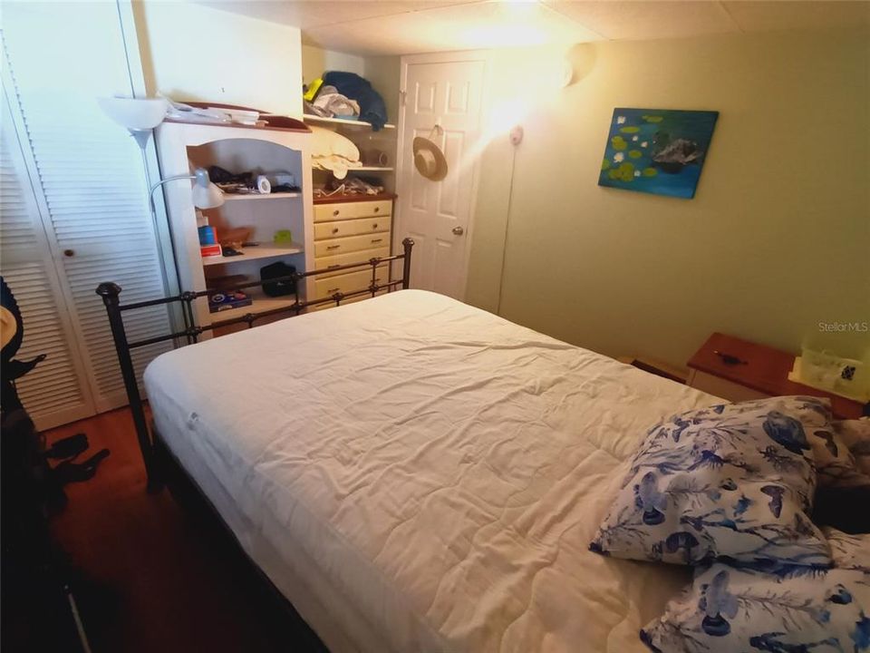 На продажу: $175,000 (2 спален, 2 ванн, 915 Квадратных фут)