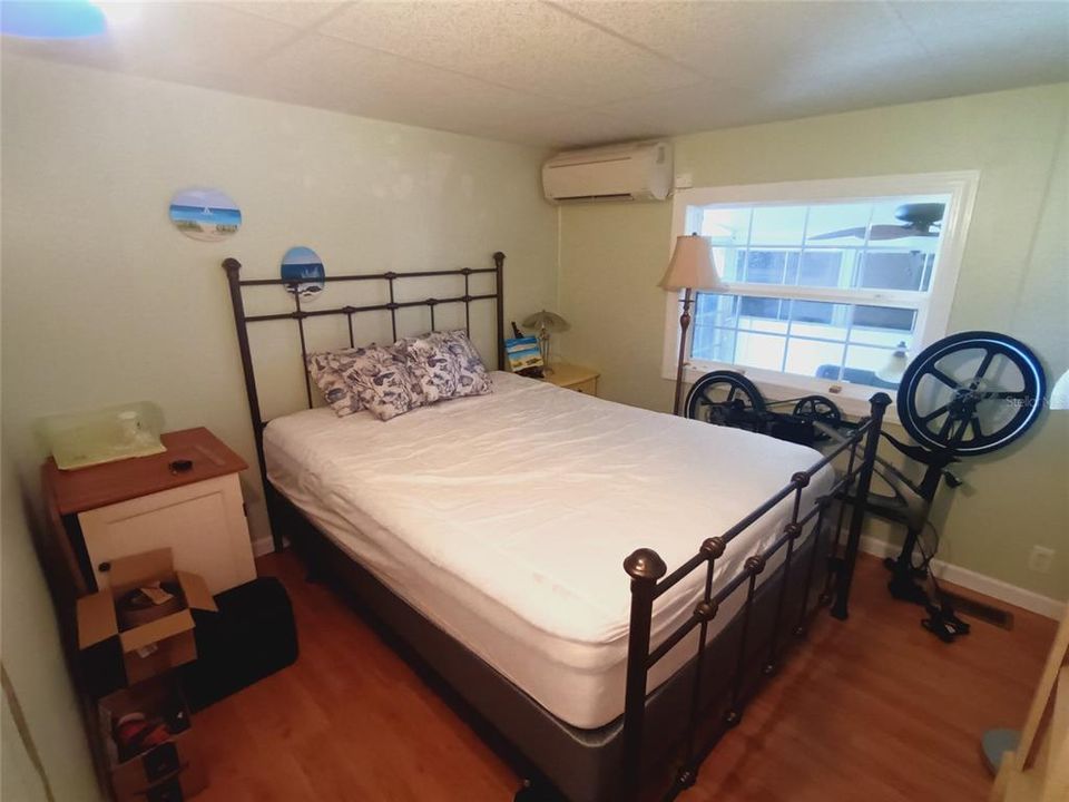 На продажу: $175,000 (2 спален, 2 ванн, 915 Квадратных фут)