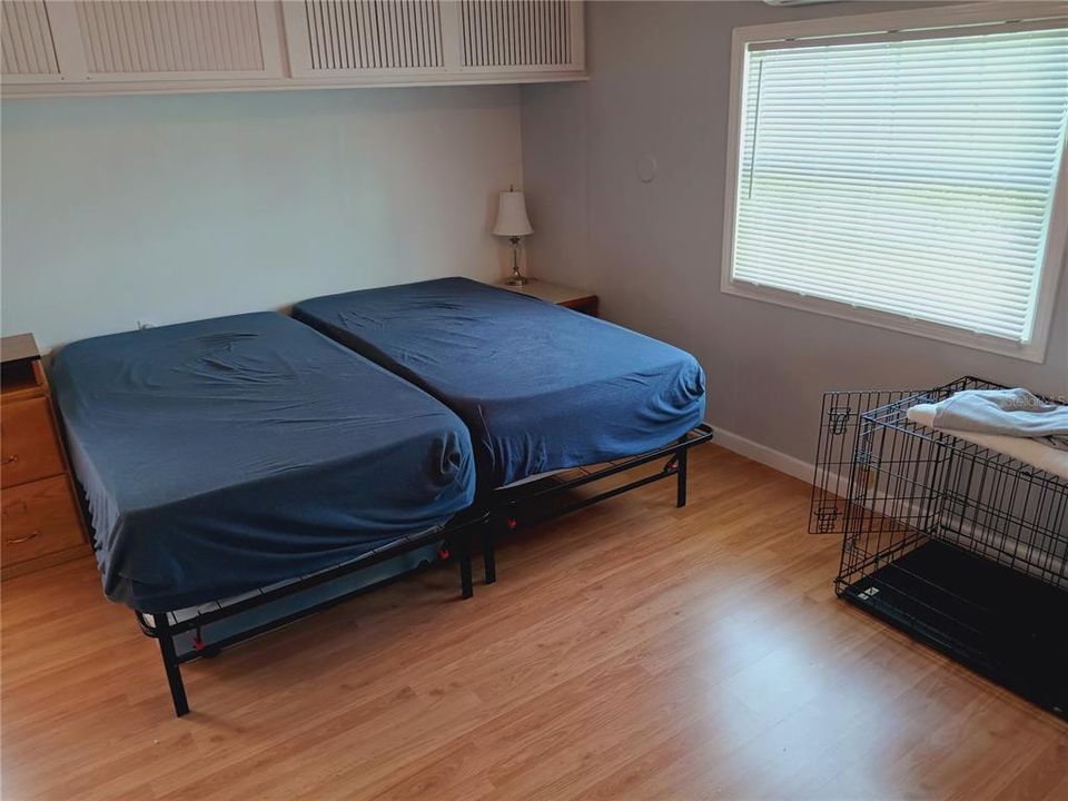 На продажу: $175,000 (2 спален, 2 ванн, 915 Квадратных фут)