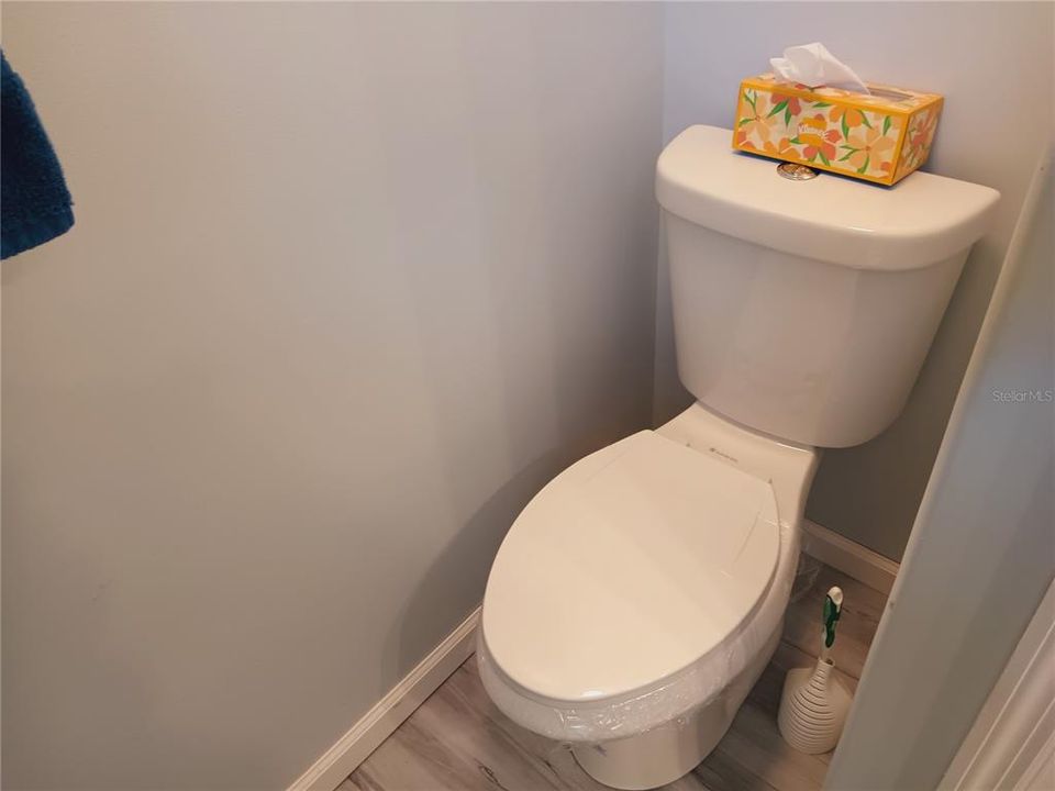 На продажу: $175,000 (2 спален, 2 ванн, 915 Квадратных фут)