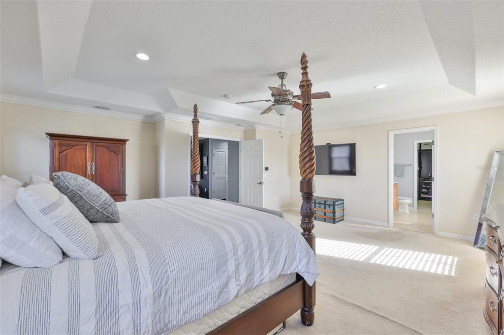 Active With Contract: $470,000 (3 beds, 2 baths, 2770 Square Feet)