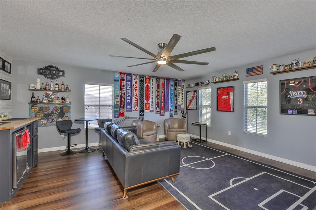 Active With Contract: $470,000 (3 beds, 2 baths, 2770 Square Feet)