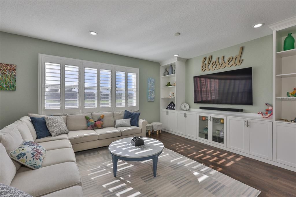 Active With Contract: $470,000 (3 beds, 2 baths, 2770 Square Feet)