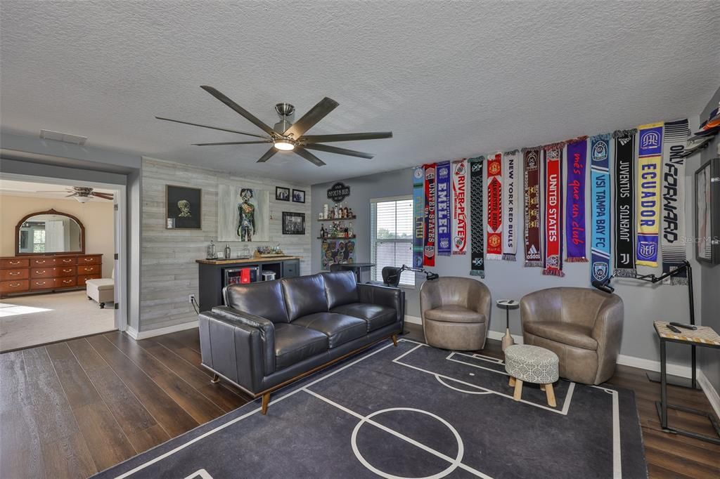 Active With Contract: $470,000 (3 beds, 2 baths, 2770 Square Feet)