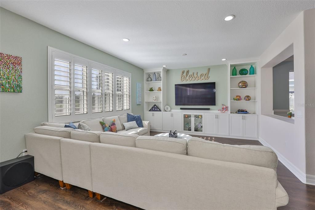 Active With Contract: $470,000 (3 beds, 2 baths, 2770 Square Feet)