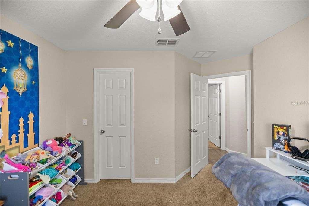 For Sale: $244,900 (3 beds, 2 baths, 1233 Square Feet)