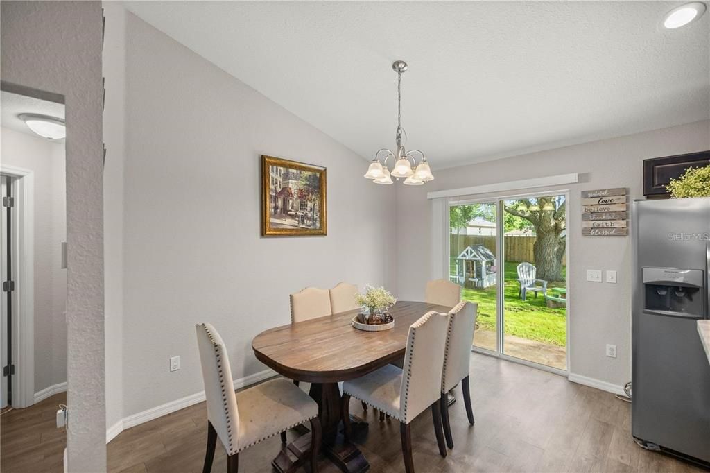 For Sale: $244,900 (3 beds, 2 baths, 1233 Square Feet)