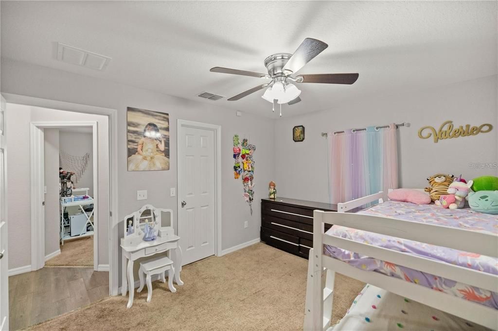 For Sale: $244,900 (3 beds, 2 baths, 1233 Square Feet)