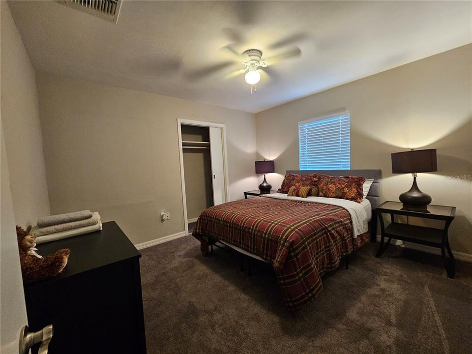 For Rent: $1,950 (3 beds, 1 baths, 1160 Square Feet)