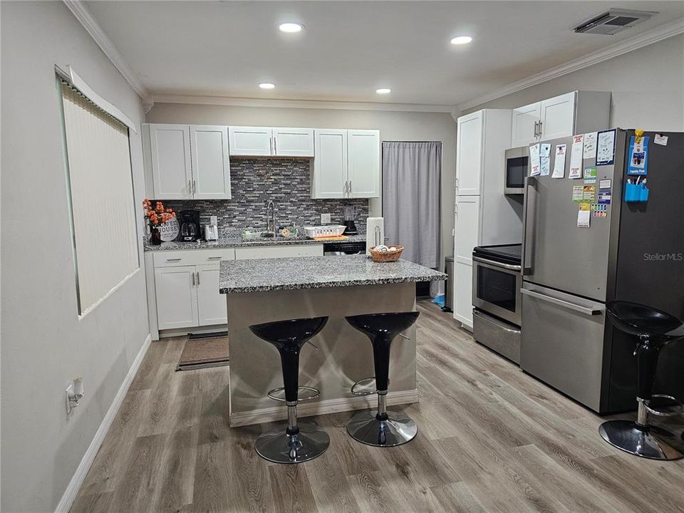 For Rent: $1,950 (3 beds, 1 baths, 1160 Square Feet)