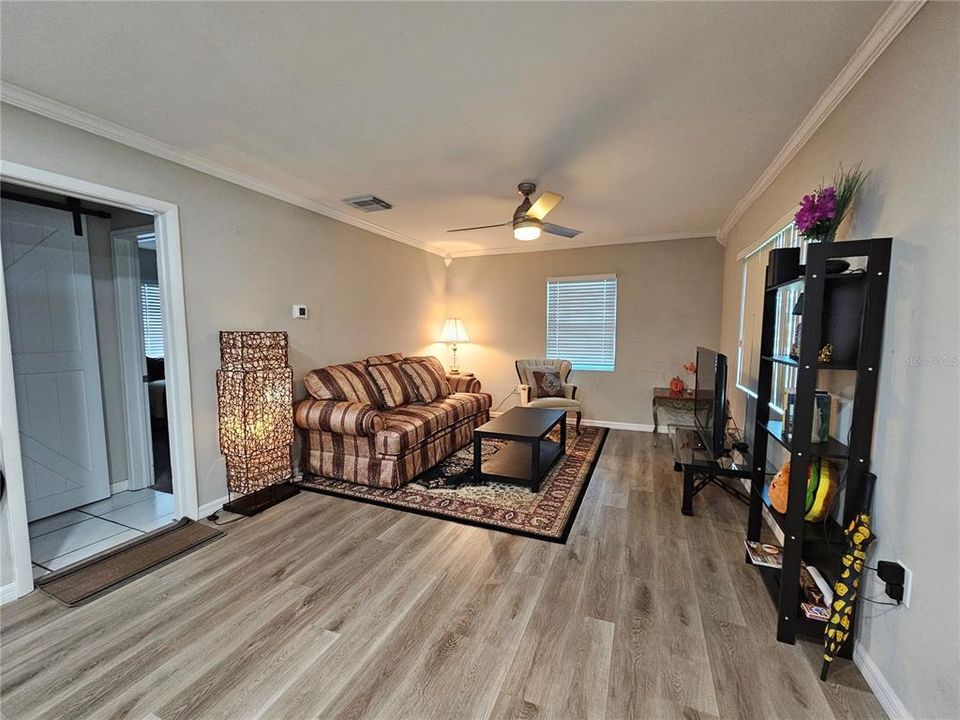 For Rent: $1,950 (3 beds, 1 baths, 1160 Square Feet)