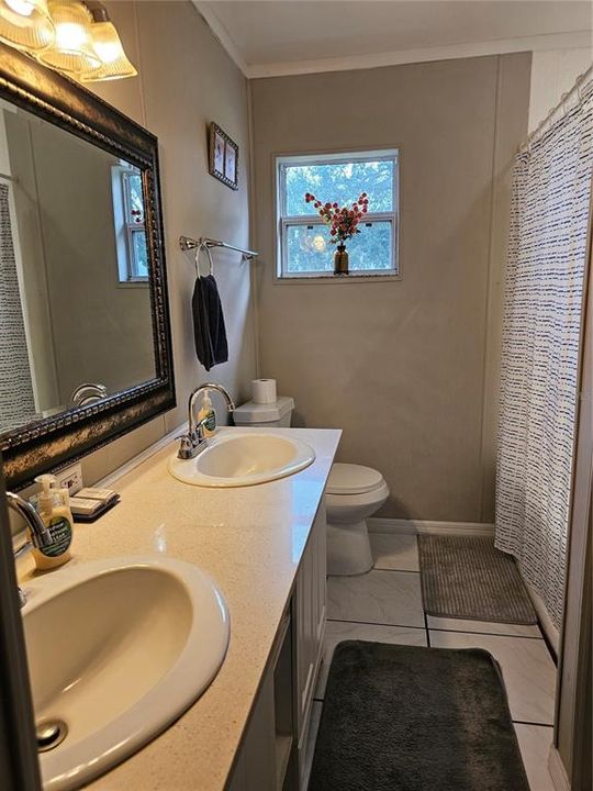 For Rent: $1,950 (3 beds, 1 baths, 1160 Square Feet)