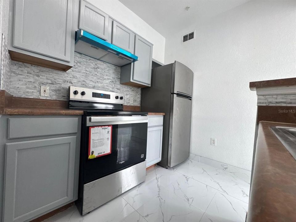 待售: $147,000 (1 贝兹, 1 浴室, 768 平方英尺)