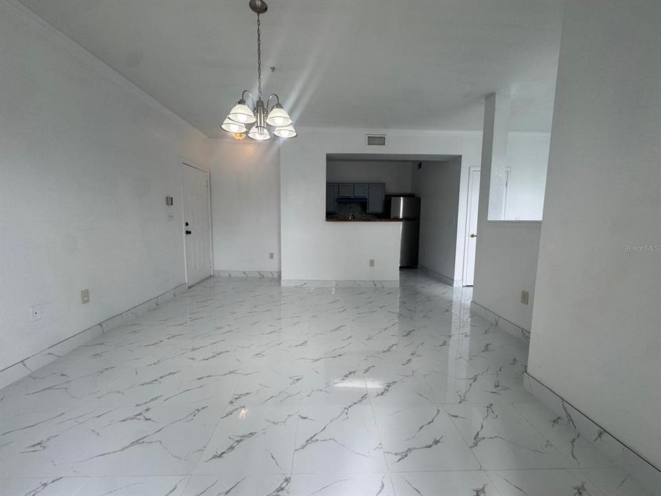 待售: $147,000 (1 贝兹, 1 浴室, 768 平方英尺)