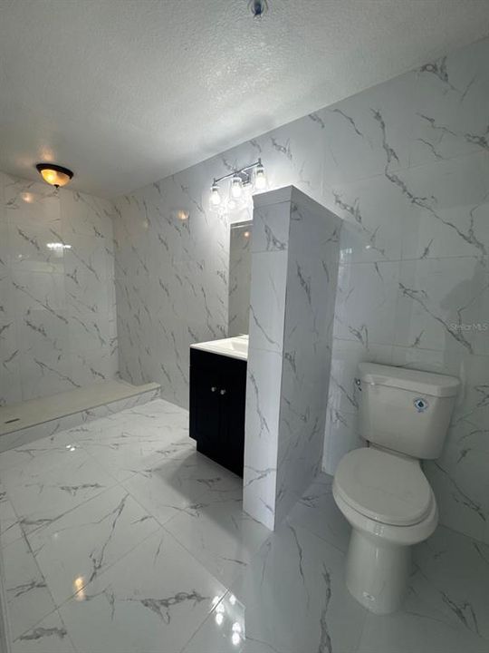 待售: $147,000 (1 贝兹, 1 浴室, 768 平方英尺)