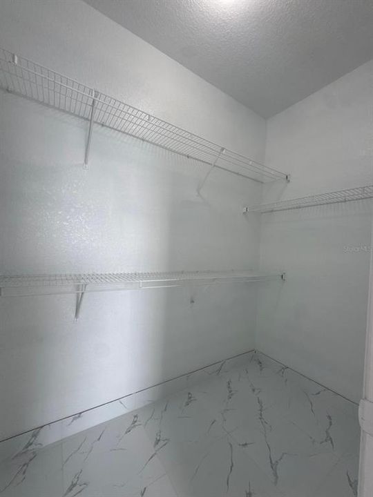 待售: $147,000 (1 贝兹, 1 浴室, 768 平方英尺)