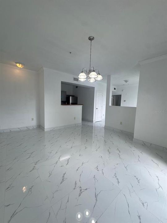 待售: $147,000 (1 贝兹, 1 浴室, 768 平方英尺)