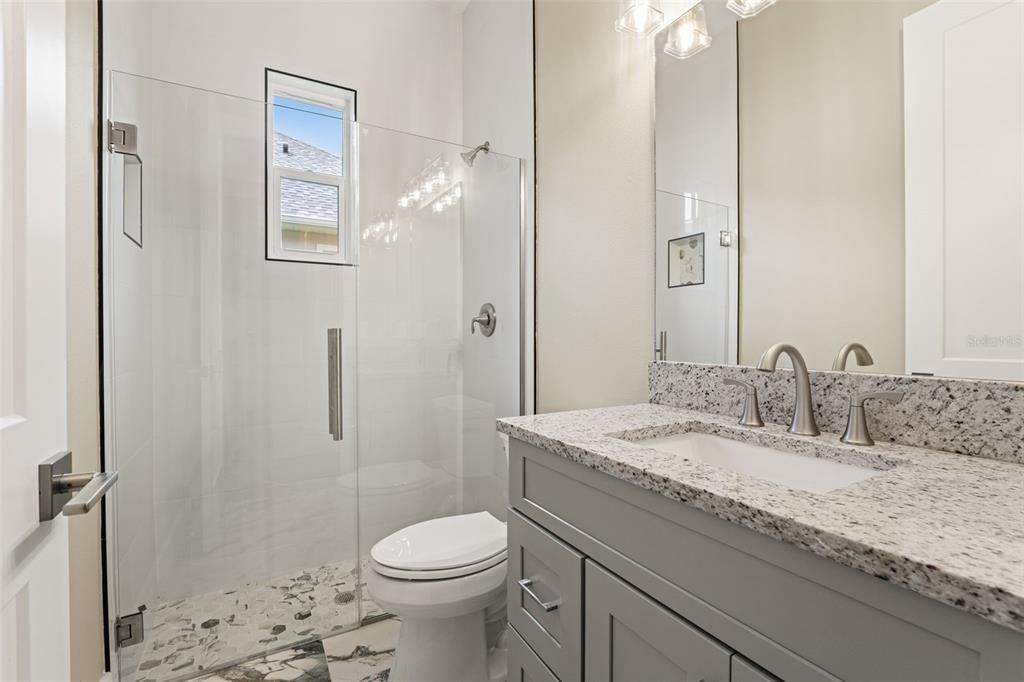 For Sale: $700,000 (4 beds, 4 baths, 2500 Square Feet)