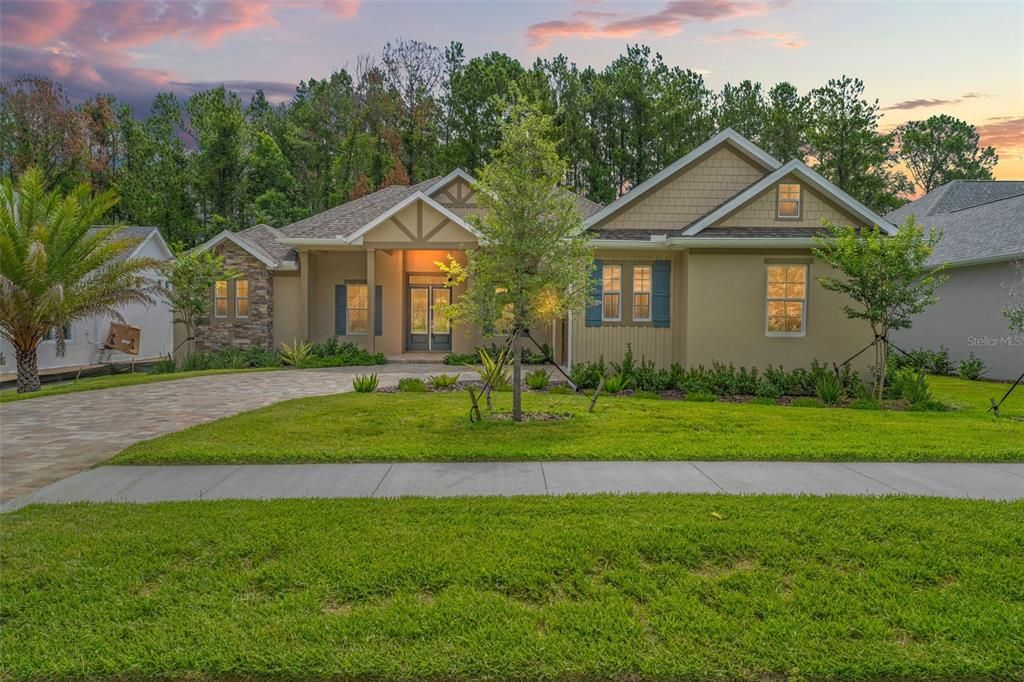 For Sale: $700,000 (4 beds, 4 baths, 2500 Square Feet)