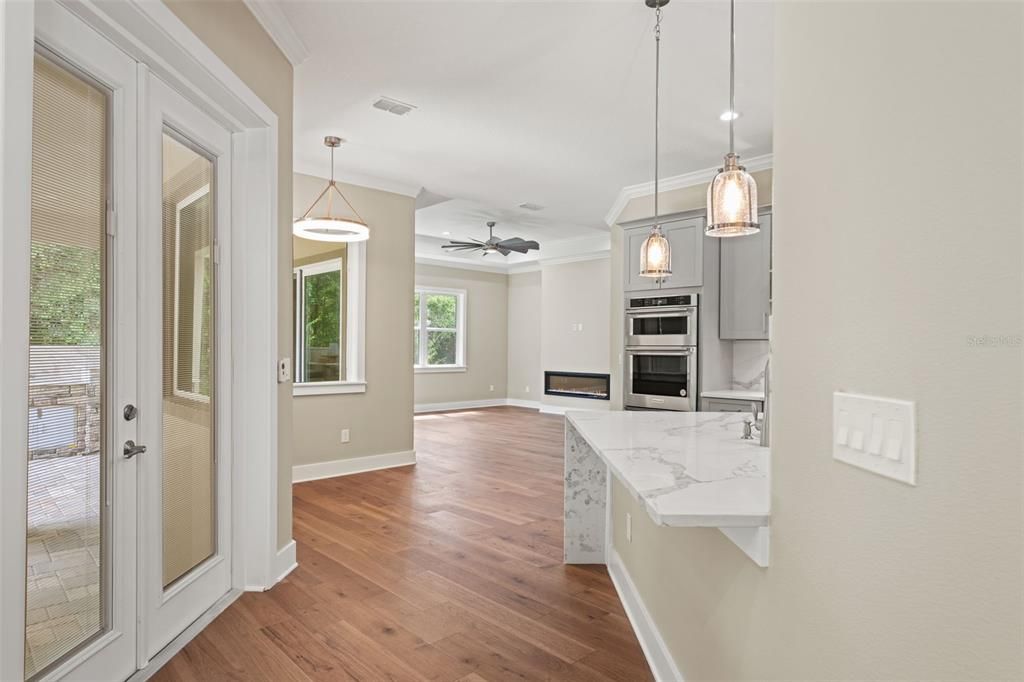 For Sale: $700,000 (4 beds, 4 baths, 2500 Square Feet)