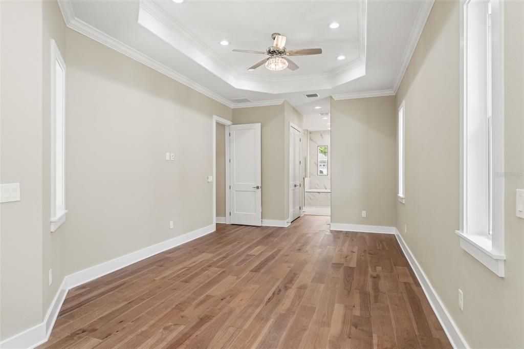 For Sale: $700,000 (4 beds, 4 baths, 2500 Square Feet)