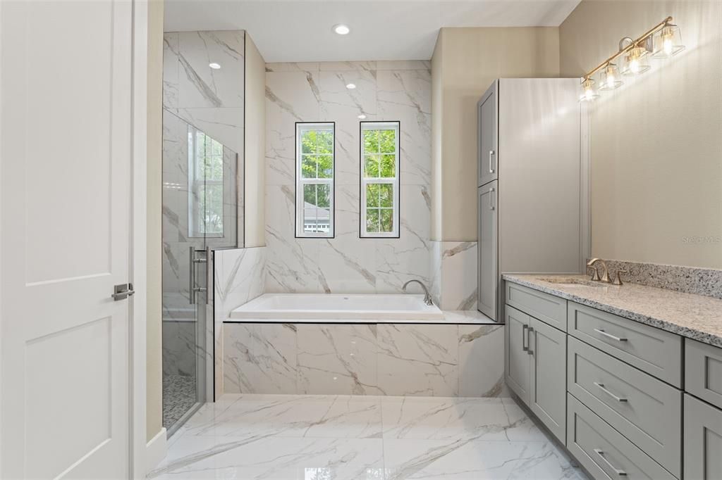 For Sale: $700,000 (4 beds, 4 baths, 2500 Square Feet)