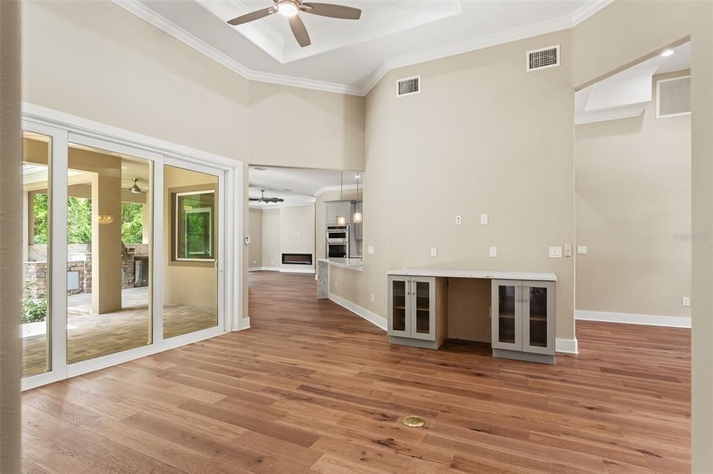 For Sale: $700,000 (4 beds, 4 baths, 2500 Square Feet)