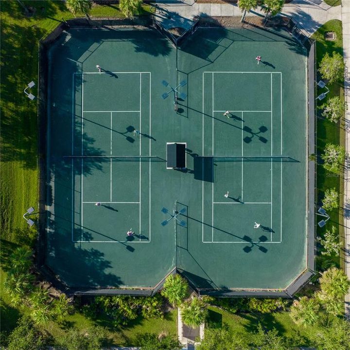 For Sale: $700,000 (4 beds, 4 baths, 2500 Square Feet)