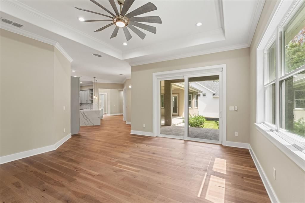 For Sale: $700,000 (4 beds, 4 baths, 2500 Square Feet)