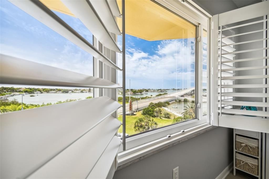 На продажу: $350,000 (1 спален, 2 ванн, 1050 Квадратных фут)