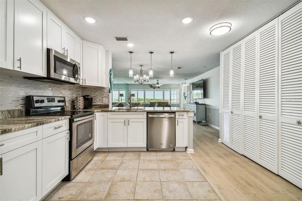 На продажу: $350,000 (1 спален, 2 ванн, 1050 Квадратных фут)