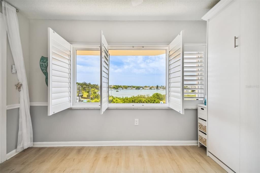 На продажу: $350,000 (1 спален, 2 ванн, 1050 Квадратных фут)