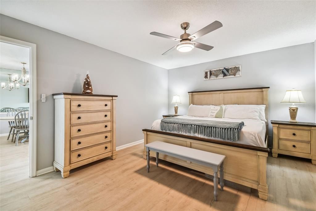 На продажу: $350,000 (1 спален, 2 ванн, 1050 Квадратных фут)