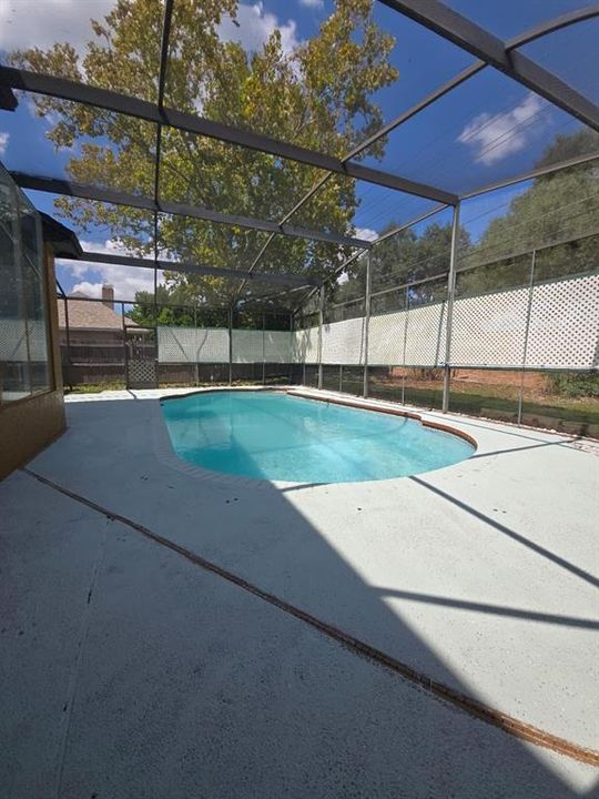 合同活跃: $3,295 (4 贝兹, 3 浴室, 1841 平方英尺)