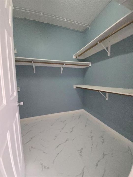 合同活跃: $3,295 (4 贝兹, 3 浴室, 1841 平方英尺)