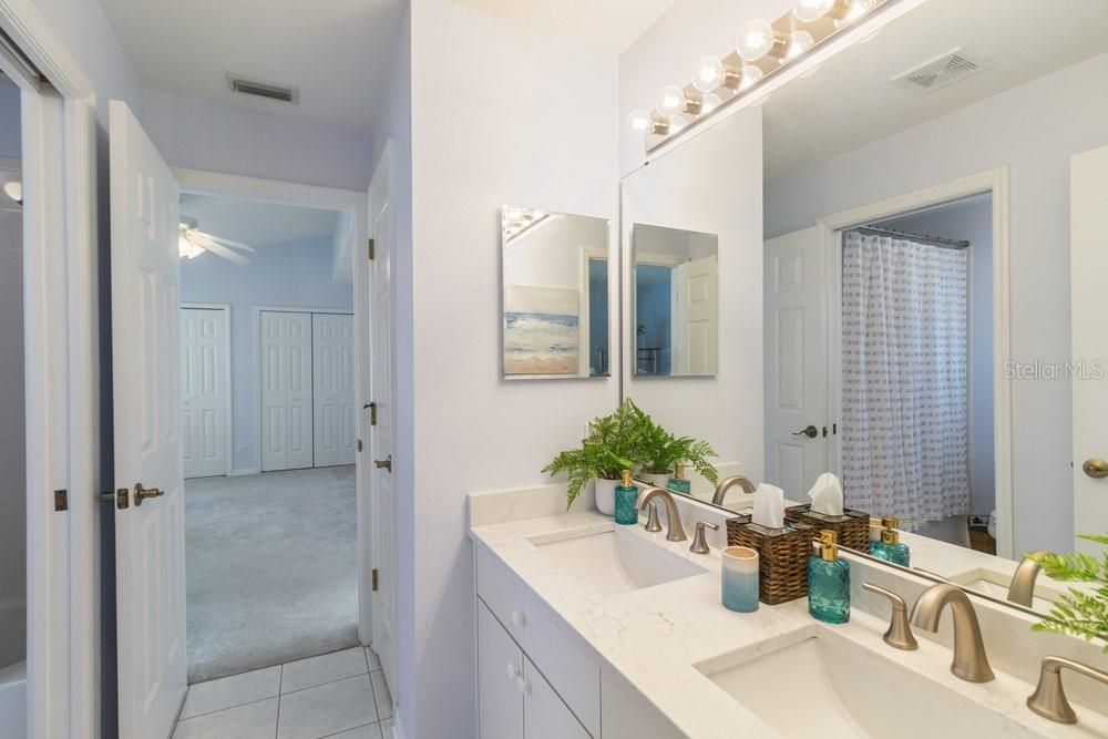 Под контрактом: $459,900 (4 спален, 3 ванн, 2283 Квадратных фут)