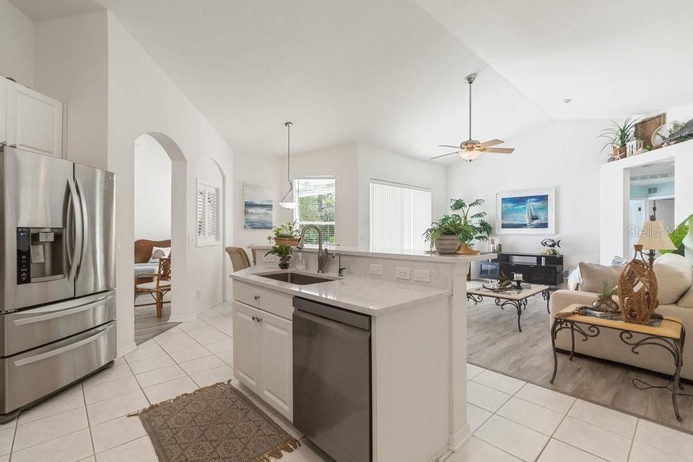 Под контрактом: $459,900 (4 спален, 3 ванн, 2283 Квадратных фут)