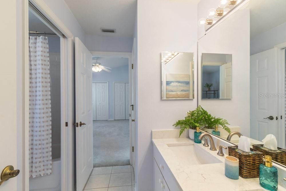 Под контрактом: $459,900 (4 спален, 3 ванн, 2283 Квадратных фут)