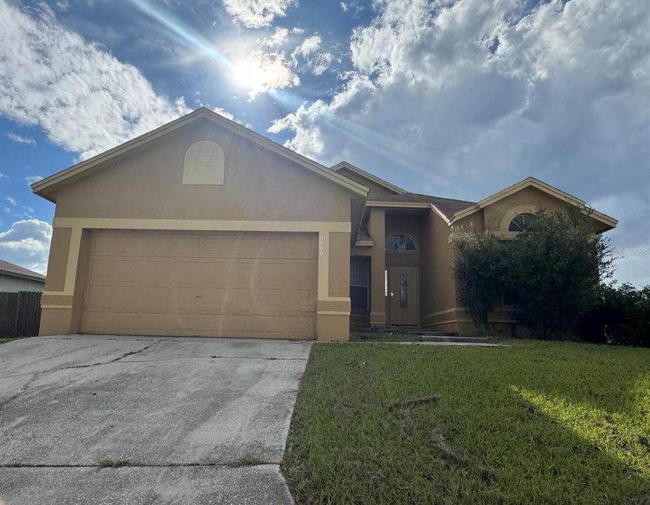 En Renta: $1,800 (3 camas, 2 baños, 1581 Pies cuadrados)