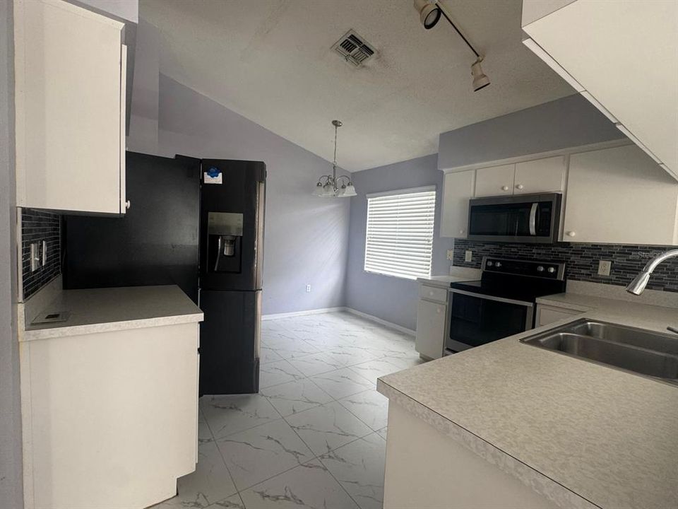 En Renta: $1,800 (3 camas, 2 baños, 1581 Pies cuadrados)