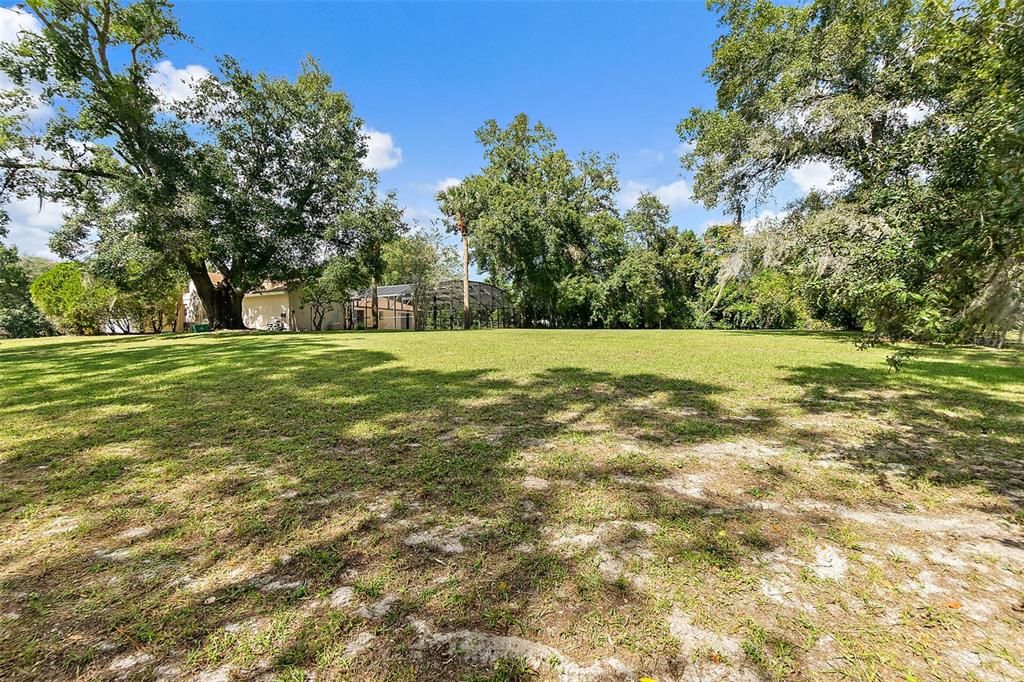 合同活跃: $720,000 (4 贝兹, 3 浴室, 2191 平方英尺)